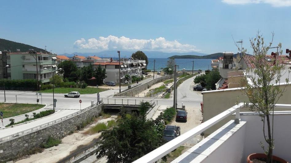 Ideal Family House Néa Péramos Εξωτερικό φωτογραφία